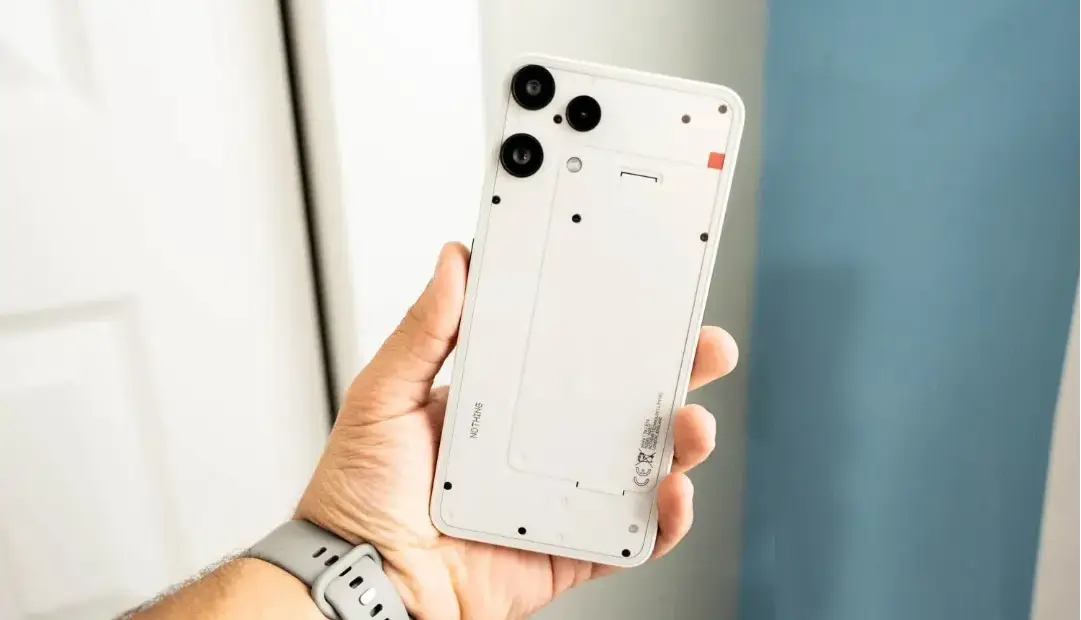 رسمی: گوشی جدید ناتینگ زائدافزار دارد