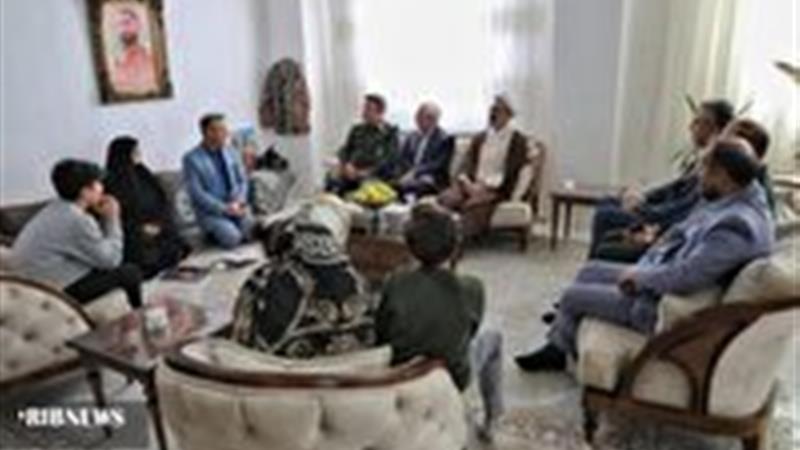 دیدار با خانواده شهدا موجب عزت و افتخار است