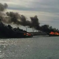 حریق لنج باربری در اسکله بندر چارک