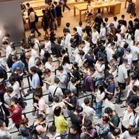 آیفون ۱۷ غول فناوری را به اوج بازگرداند / اپل به باشگاه ۴ تریلیون دلاریها پیوست