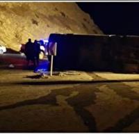 یک فوتی و ۱۸ زخمی در پی واژگونی اتوبوس