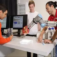 «کاتتر» هوشمندی که در رگهایی باریکتر از موی انسان حرکت میکند