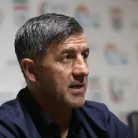 کریم باقری: ترکیب بازی با تراکتور بر عهده من است؛ فوتبال بدون تماشاگر جذاب نیست