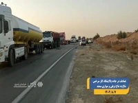 تصادف شاخبهشاخ تانکر سوخت با سمند در جاده پالایشگاه سرخس