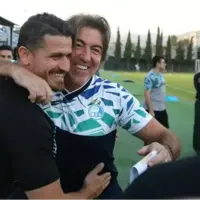 وریا در بازگشت به استقلال کتک خورد