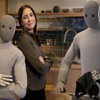 این ربات انساننما اتاق را مرتب و لباسها را تا میکند