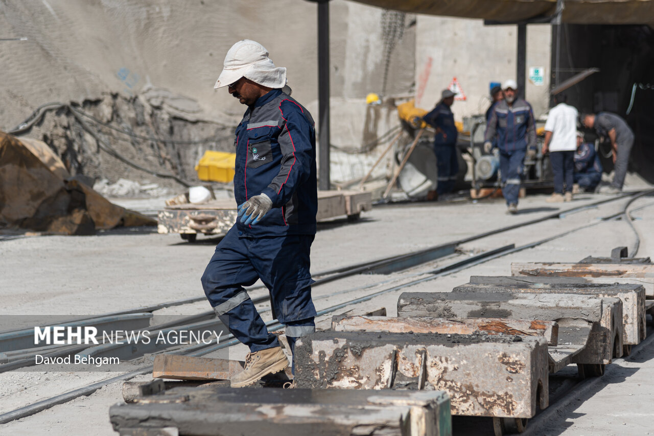 پروژه تونل در حال احداث انتقال آب هزارمسجد به مشهد