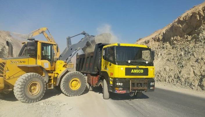 اجرای ۴۰ کیلومتر عملیات راهداری در محور لردگان - آتشگاه