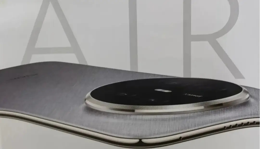 یکی از باریکترین گوشیهای تاریخ؛ تصویر میت ۷۰ ایر لو رفت