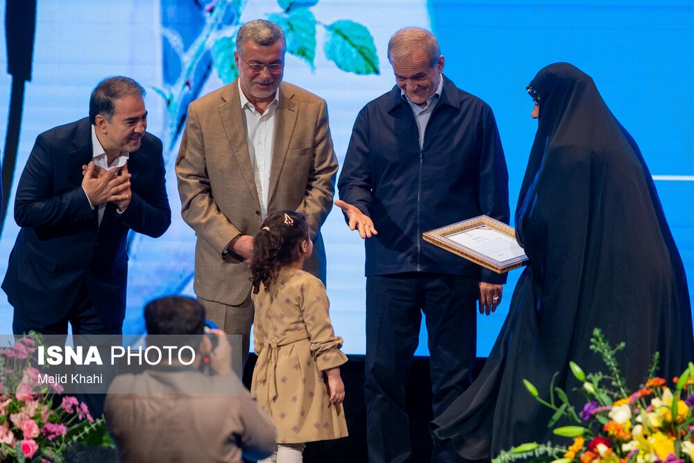 عکس/ مراسم بزرگداشت روز پرستار با حضور رئیس جمهور 