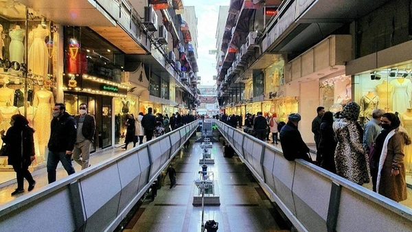 «شانزلیزه» پلمب شد