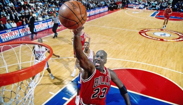 احترام به هوادار، مایکل جردن را از تخت بیماری به زمین کشاند