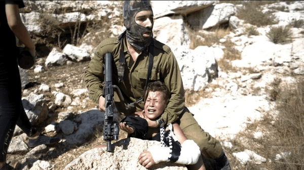 چک، یک نظامی اسرائیلی را اخراج کرد