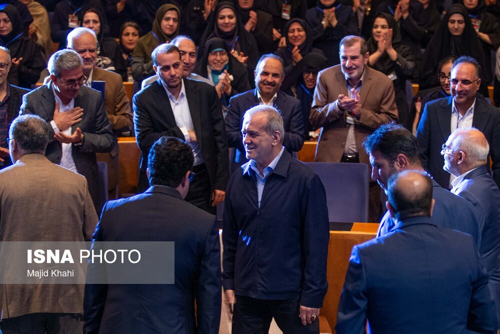 عکس/ مراسم بزرگداشت روز پرستار با حضور رئیس جمهور 