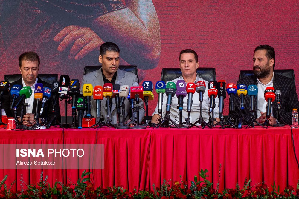 مراسم معارفه و امضای قرارداد سرمربی جدید تیم پرسپولیس