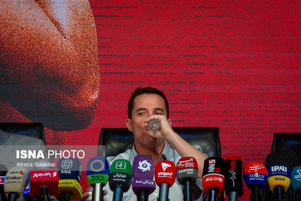 مراسم معارفه و امضای قرارداد سرمربی جدید تیم پرسپولیس