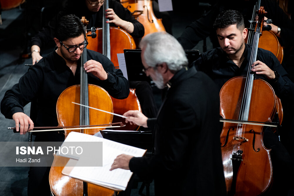 کنسرت «آن لحظه‌ها» عبدالحسین مختاباد