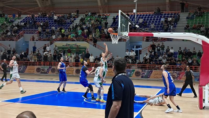 صدرنشینی تیم بسکتبال استقلال تهران در «۲۲ گولان» سنندج