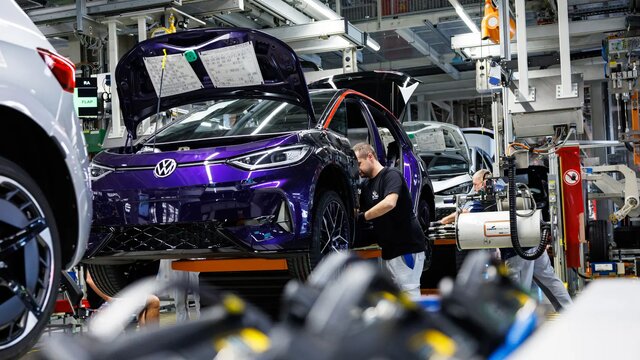 تولید خودرو در برزیل متوقف میشود