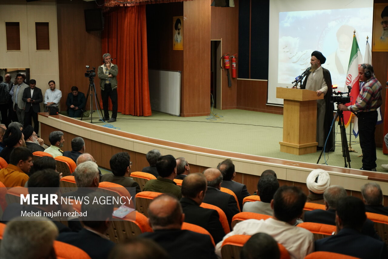 اختتامیه دومین کنگره ملی بزرگداشت آیت‌الله ملک‌حسینی در یاسوج