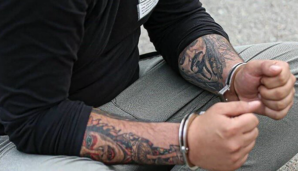 سارق سیم و کابل برق در کبودرآهنگ گرفتار قانون شد