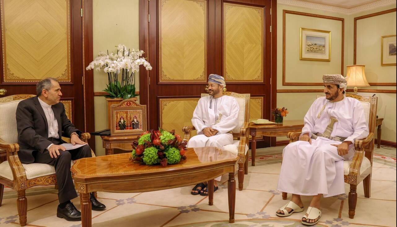 تختروانچی با وزیر امور خارجه عمان دیدار کرد