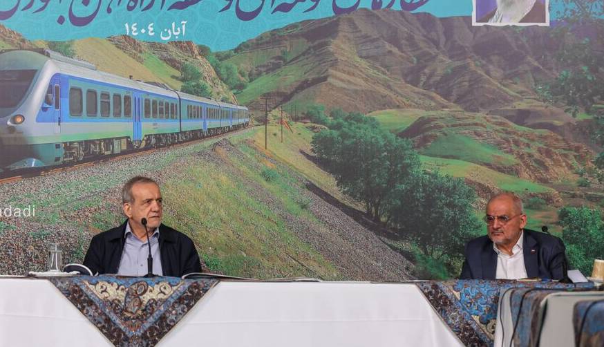 تاکید رییس جمهور بر تکمیل خطوط و اتصال ایستگاه‌های قطار حومه‌ای و مترو