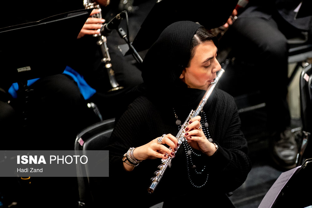 کنسرت «آن لحظه‌ها» عبدالحسین مختاباد