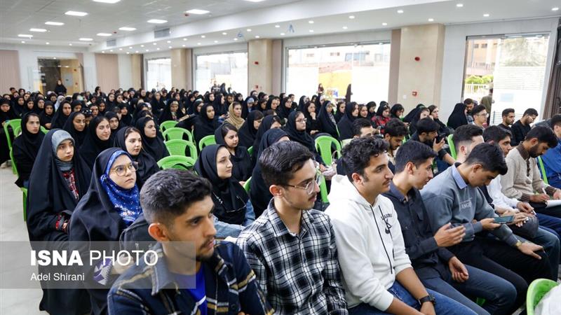 آیین استقبال از نو دانشجویان دانشگاه اشرفی اصفهانی + تصاویر