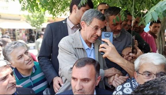 گزارش خبرآنلاین از پشت پرده تحرکات اخیر احمدینژاد ۶ ماه مانده به انتخابات شوراها