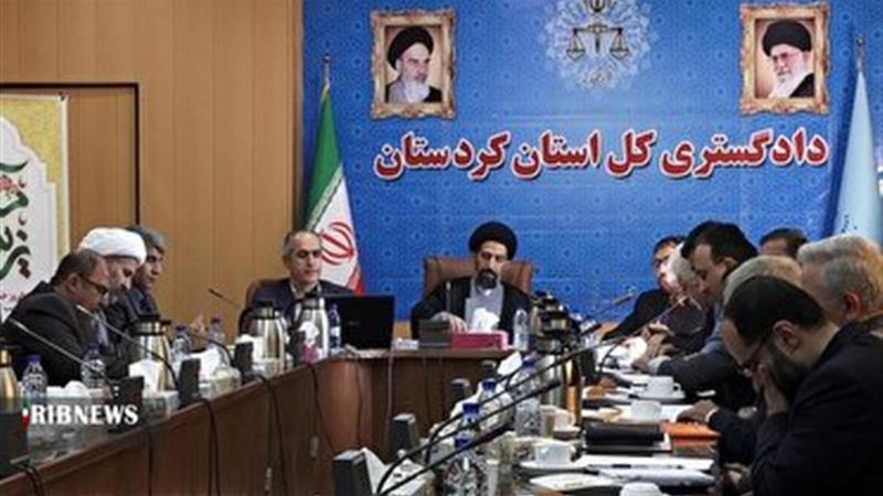 نشست رئیس کل دادگستری کردستان با نخبگان و دانشگاهیان