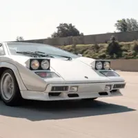 یک دقیقه با جذابیت لامبورگینی کانتاش 1990, کیفیتی که با گوش حس میشه!