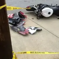 مرگ دلخراش موتورسوار پس از برخورد با تیر برق