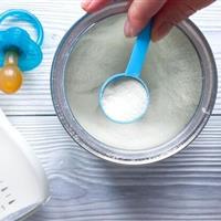 رییس سازمان غذا و دارو: تولید شیرخشک در کشور افزایش می‌یابد