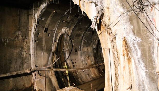 شهردار اهواز: پروژه قطارشهری زمین‌گیر شده است؛ درخواست حمایت ملی داریم