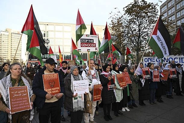 تظاهرات مردم برلین در اعتراض به نقض آتش‌بس و کشتار غیرنظامیان در غزه