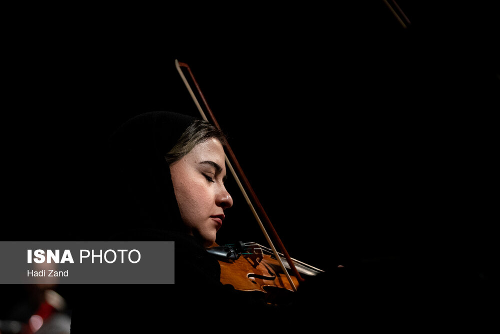 کنسرت «آن لحظه‌ها» عبدالحسین مختاباد