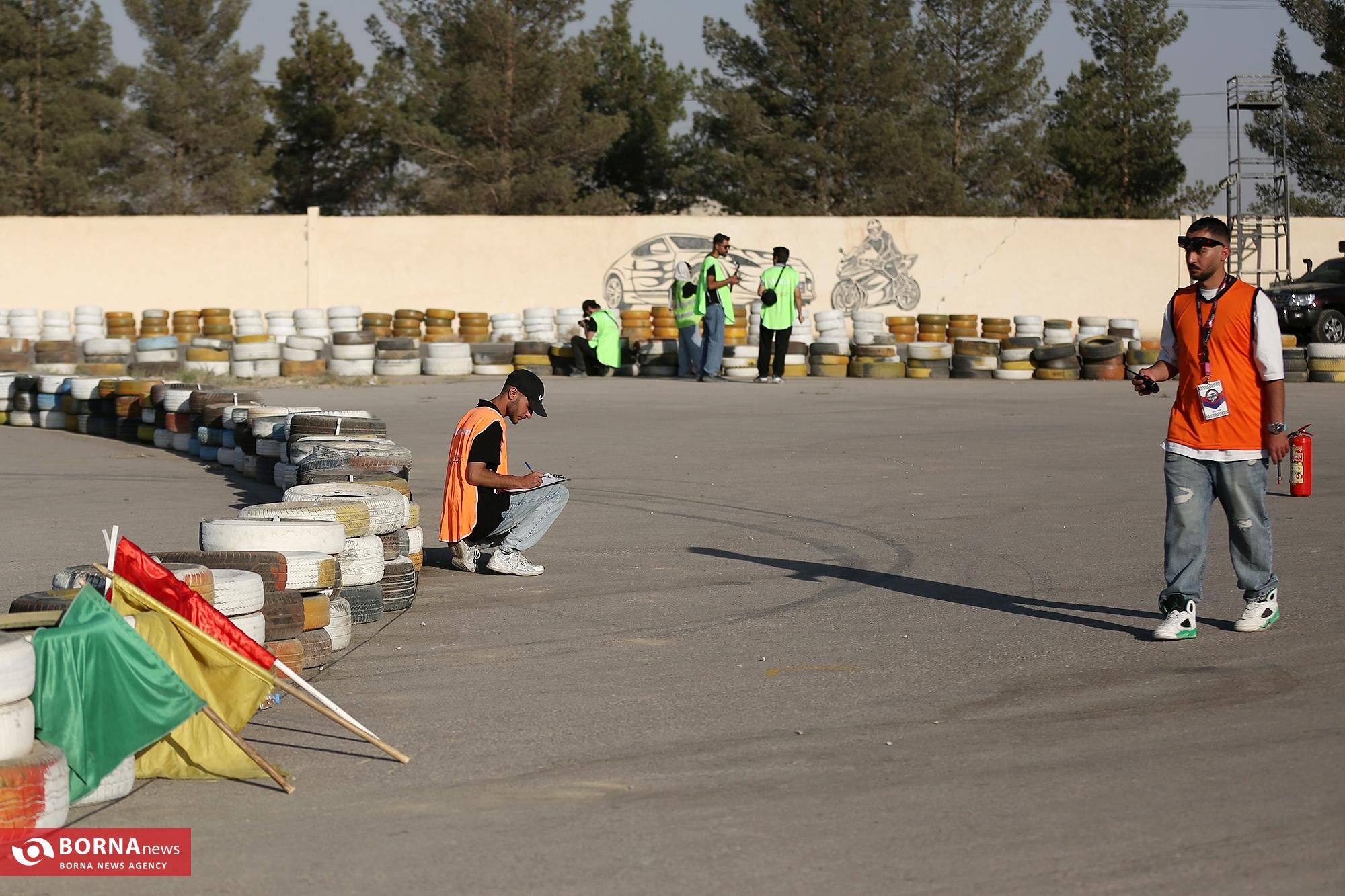 مسابقات اتومبیل رانی بانوان در اصفهان