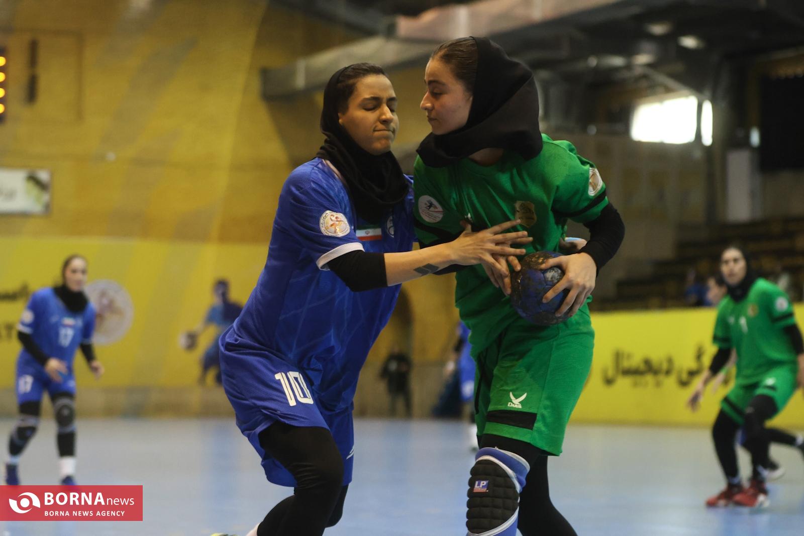دیدار تیم های هندبال دختران استقلال و کسری گرمدره