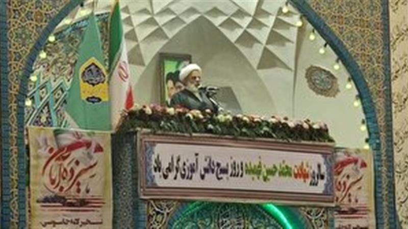 هویت اسلامی و پیروی از ولایت رمز موفقیت ملت ایران در مقابل دشمنان