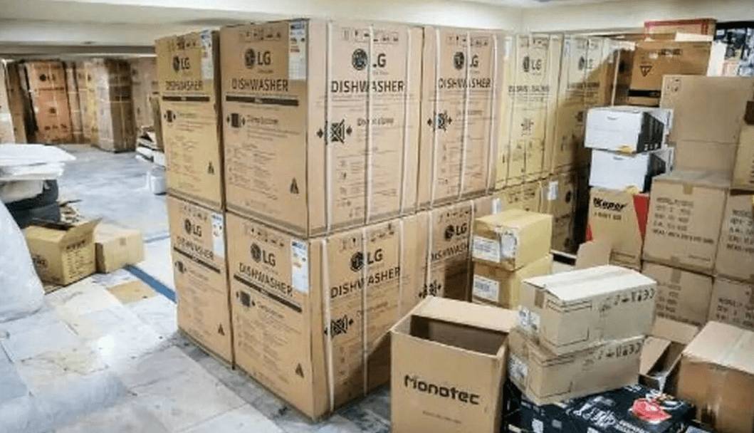 کشف لوازم خانگی قاچاق در بهار