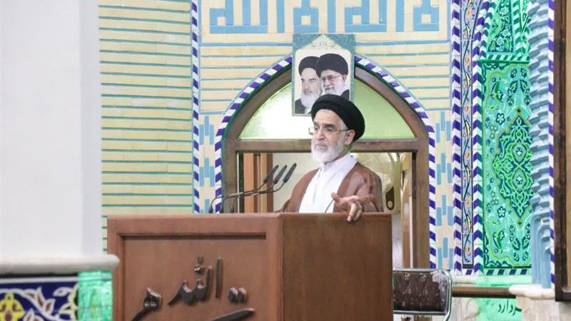 امام جمعه موقت یزد: رخدادهای ۱۳ آبان برای جوانان تبیین شود
