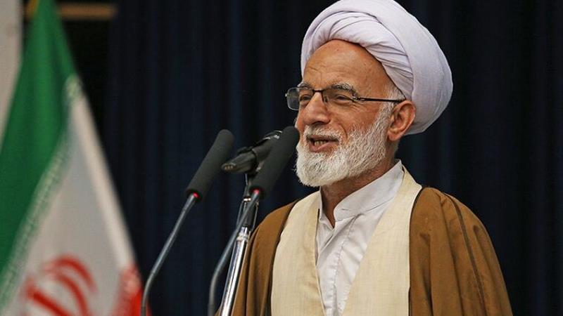 امام جمعه اراک: بانکها مجاز به راکد نگهداشتن سرمایه مردم نیستند