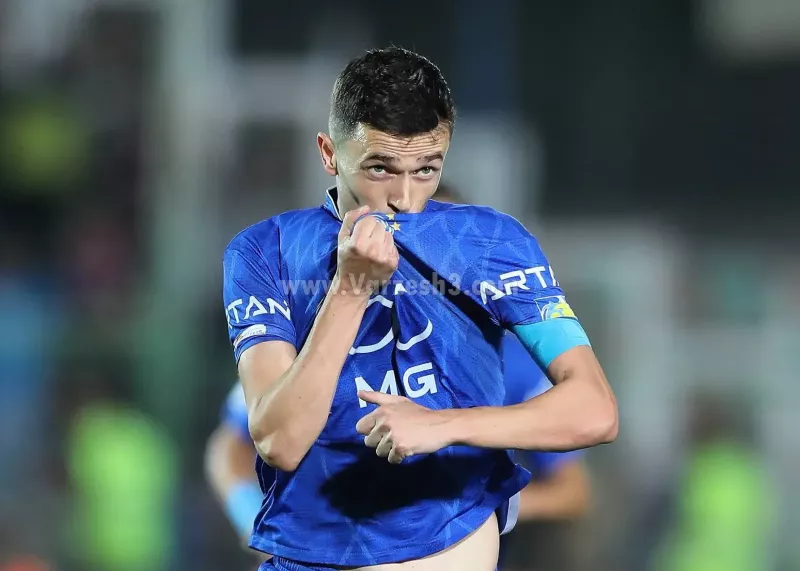 گزارش زنده؛ استقلال 2 - آلومینیوم 0