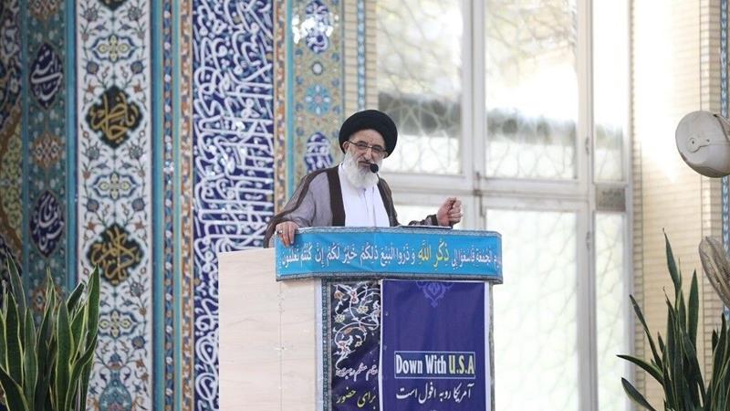 امام جمعه کرج : ملت ایران دشمنی استکبار را هرگز فراموش نمی کنند