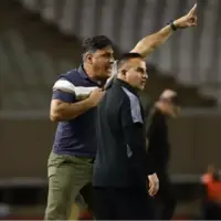 خلیفه اصل: بخاطر بازیکنانم کلاه از سر برمیدارم