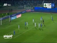 صحنهای جالب از عذرخواهی بیژن حیدری داور بازی از یاسر آسانی به دلیل قرار گرفتن در مسیر پاس این بازیکن