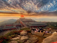 کوه باشکوه تای شان؛ چین