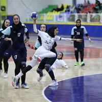 تیم هندبال سنگ آهن بافق بر نامی نو اصفهان غلبه کرد