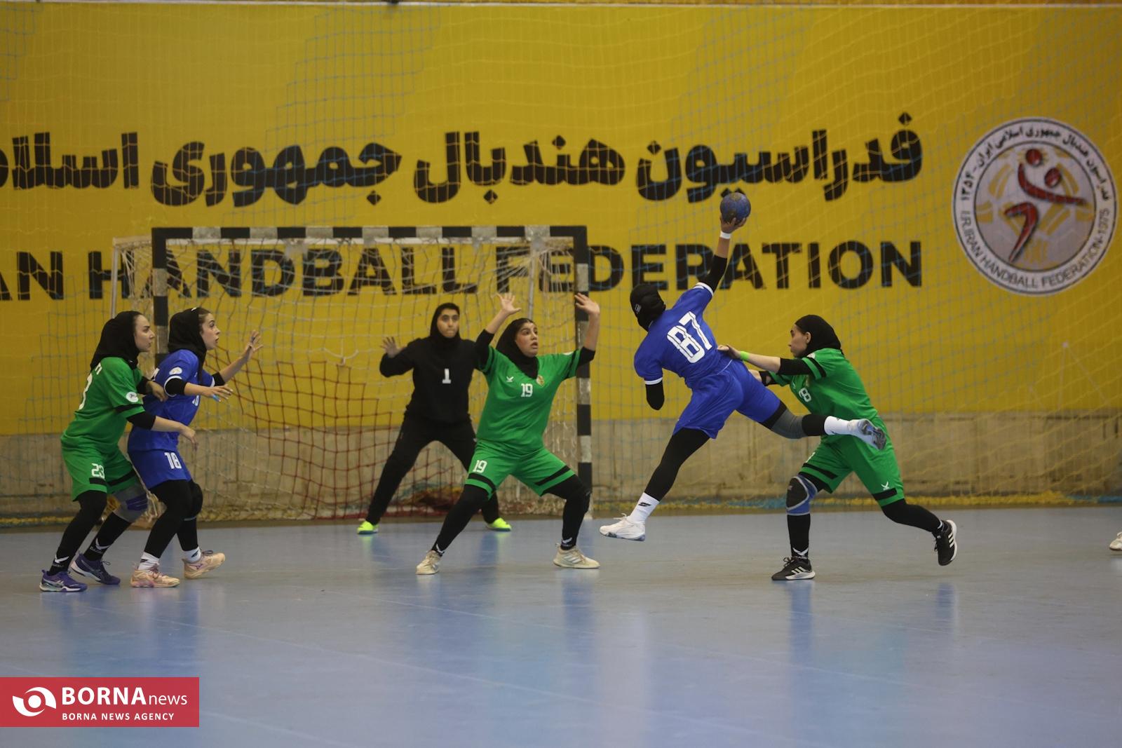 دیدار تیم های هندبال دختران استقلال و کسری گرمدره